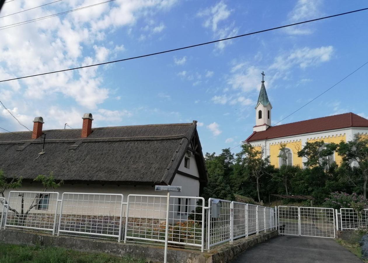 Angelic Cottage And Bikepoint Sukoró 외부 사진
